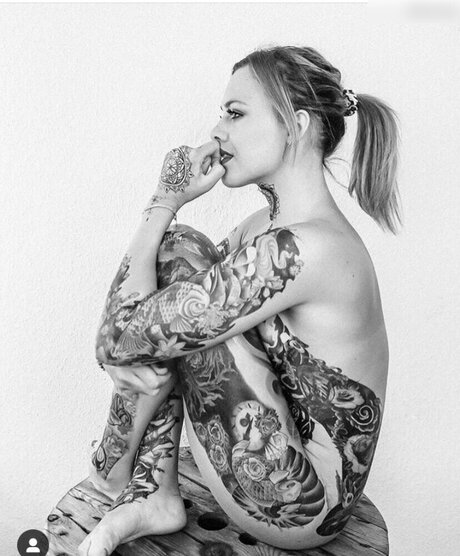 Naakte gelekte OnlyFans-foto van Yvonne Pferrer