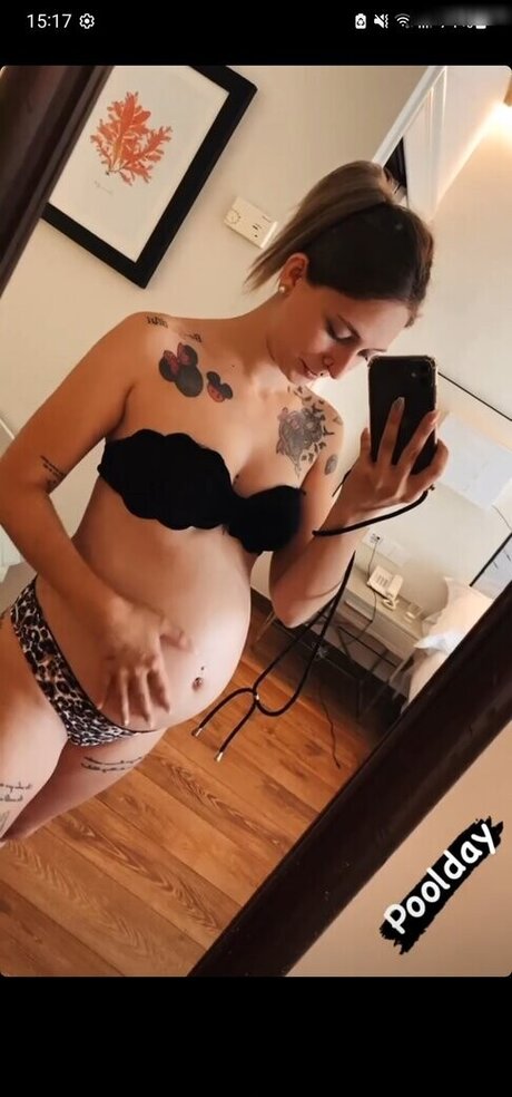Naakte gelekte OnlyFans-foto van Hiiamsara