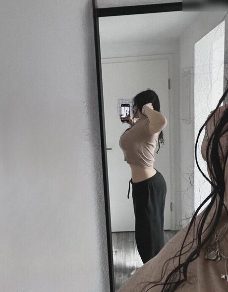 Naakte gelekte OnlyFans-foto van Yasilisches