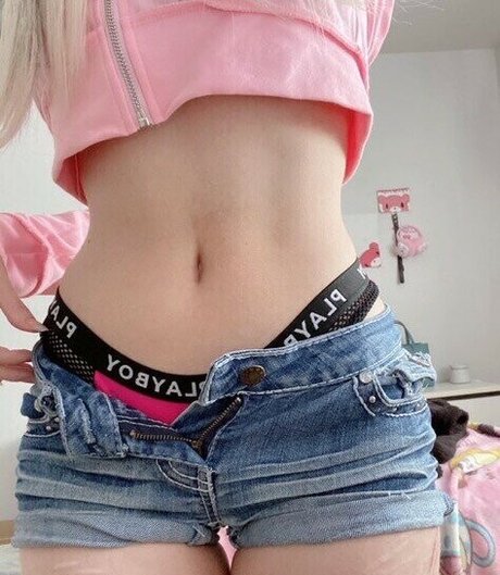 Naakte gelekte OnlyFans-foto van Moeponz