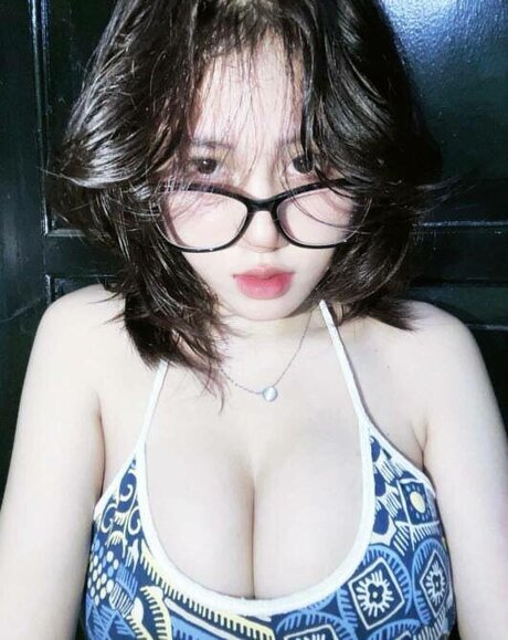 Naakte gelekte OnlyFans-foto van Ejahazel
