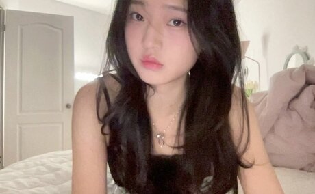 Naakte gelekte OnlyFans-foto van Saranghoe