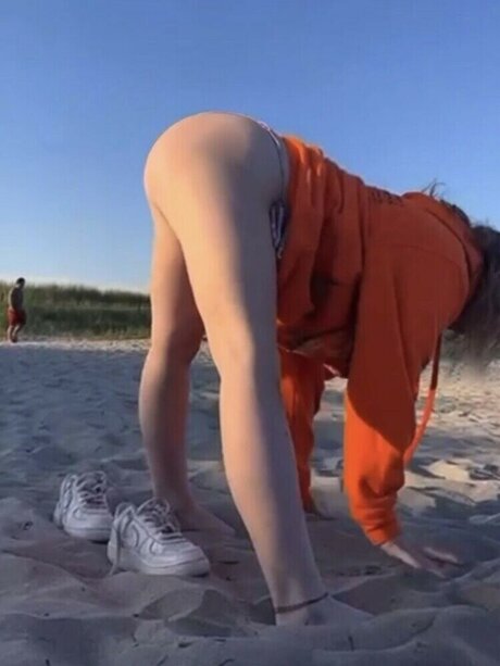 Naakte gelekte OnlyFans-foto van Emmy Moore