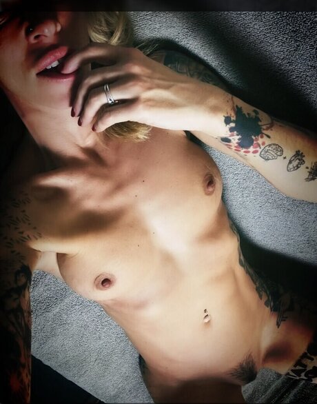 Naakte gelekte OnlyFans-foto van Regina Labajova
