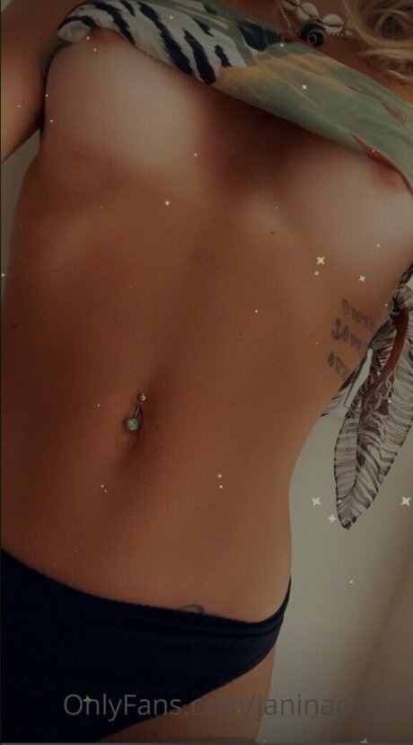 Naakte gelekte OnlyFans-foto van Janina Celine Jahn