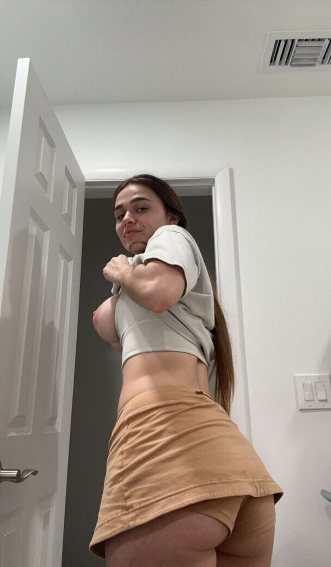 Naakte gelekte OnlyFans-foto van Megnut #1023