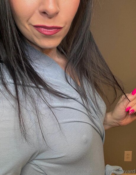 Naakte gelekte OnlyFans-foto van Annie Kundis