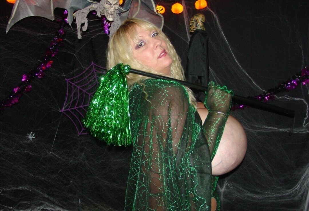 Naakte gelekte OnlyFans-foto van Maxi Mounds #1176