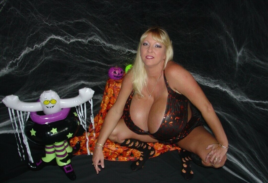 Naakte gelekte OnlyFans-foto van Maxi Mounds #1391