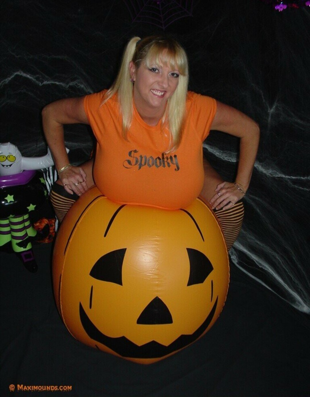 Naakte gelekte OnlyFans-foto van Maxi Mounds #1451