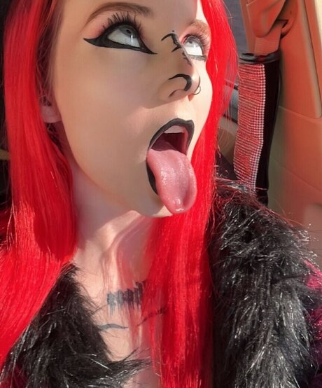 Naakte gelekte OnlyFans-foto van Carrie Cannie