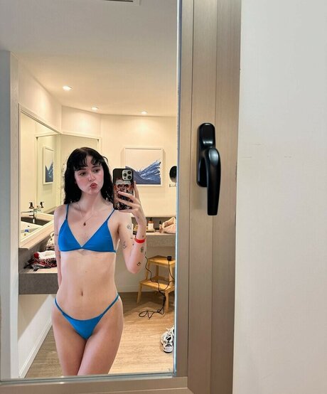 Holly Laing
