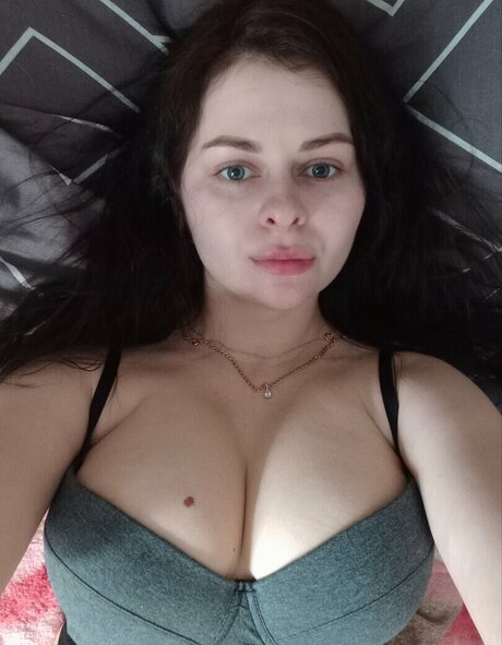 Naakte gelekte OnlyFans-foto van Zhukovachris