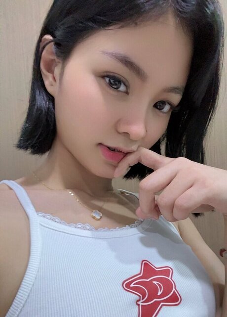 Naakte gelekte OnlyFans-foto van Breabanana