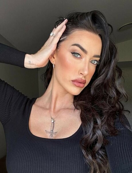 Naakte gelekte OnlyFans-foto van Harrisoncheyne
