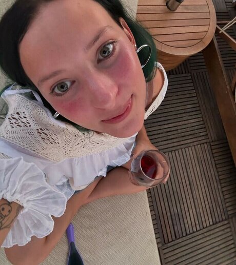 Naakte gelekte OnlyFans-foto van Jamie Lou Stenzel