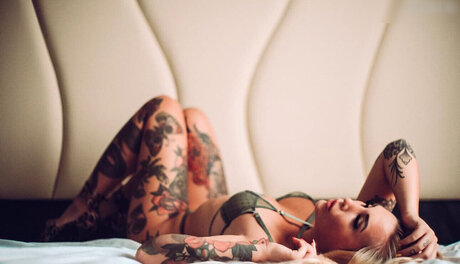 Naakte gelekte OnlyFans-foto van Kara Kay