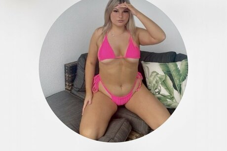 Yourfavouritebrunette18