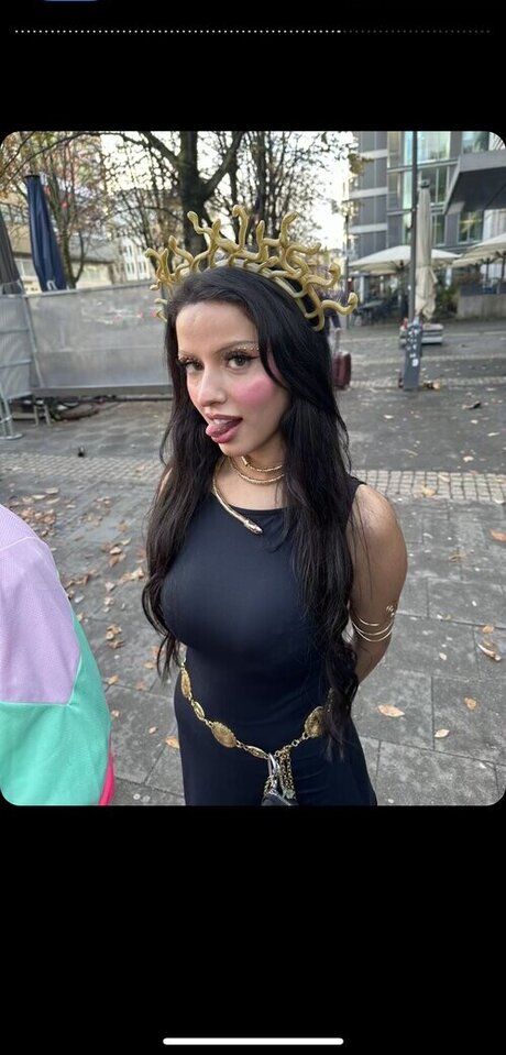 Naakte gelekte OnlyFans-foto van Emily Furz