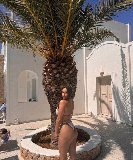 Naakte gelekte OnlyFans-foto van Maddison Maye