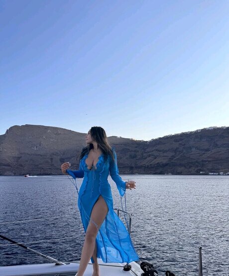 Naakte gelekte OnlyFans-foto van Maddison Maye