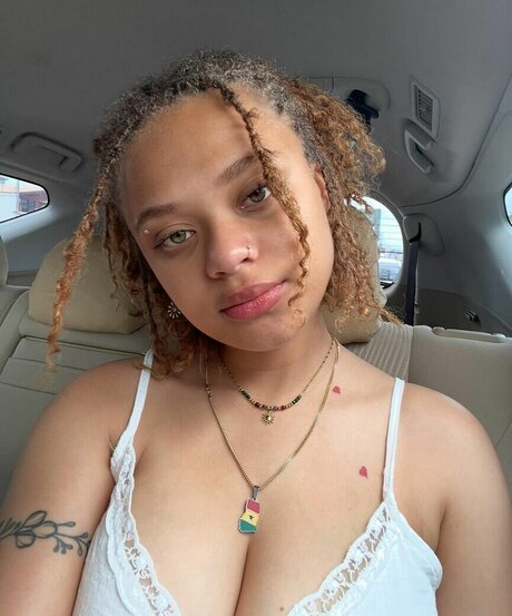 Naakte gelekte OnlyFans-foto van Lexcova