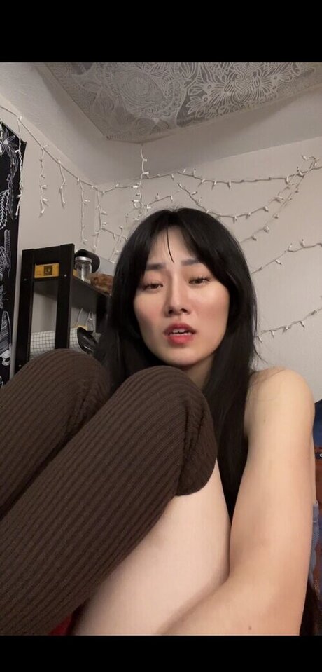 Naakte gelekte OnlyFans-foto van Showmeyourbasement
