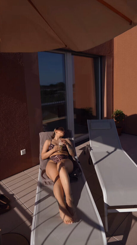 Naakte gelekte OnlyFans-foto van Salome Sylvana
