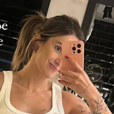 Naakte gelekte OnlyFans-foto van Mari Palma