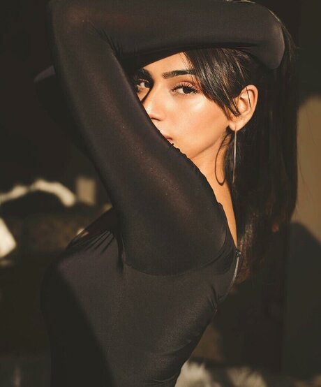 Naakte gelekte OnlyFans-foto van Pakhi Gadh