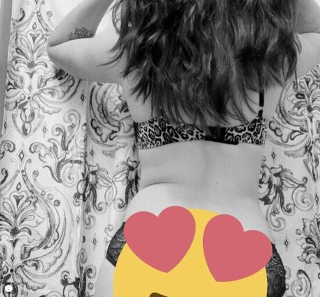 Naakte gelekte OnlyFans-foto van Coffeeslay