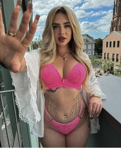 Naakte gelekte OnlyFans-foto van Luisa Frh