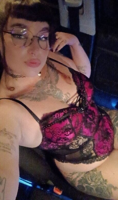 Naakte gelekte OnlyFans-foto van Xlenaaofficial