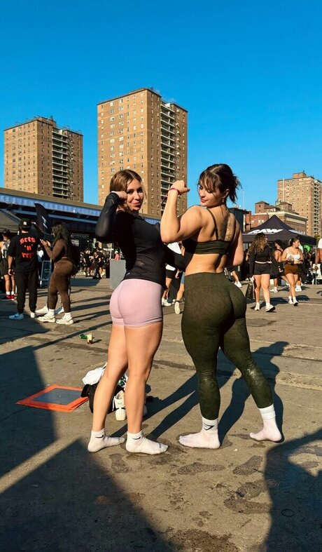 Naakte gelekte OnlyFans-foto van Constantgrowth