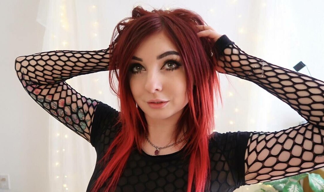 Naakte gelekte OnlyFans-foto van Lizzi Blake #1681