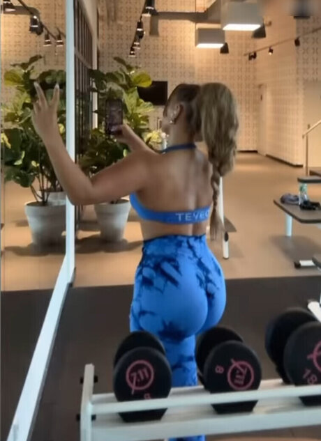 Naakte gelekte OnlyFans-foto van Jana Barca