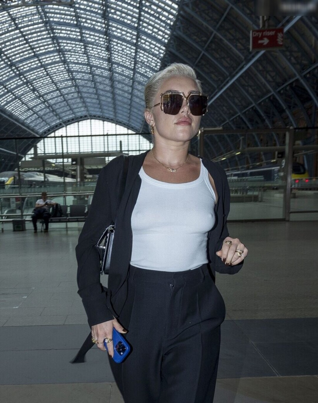 Naakte gelekte OnlyFans-foto van Oops International #1420