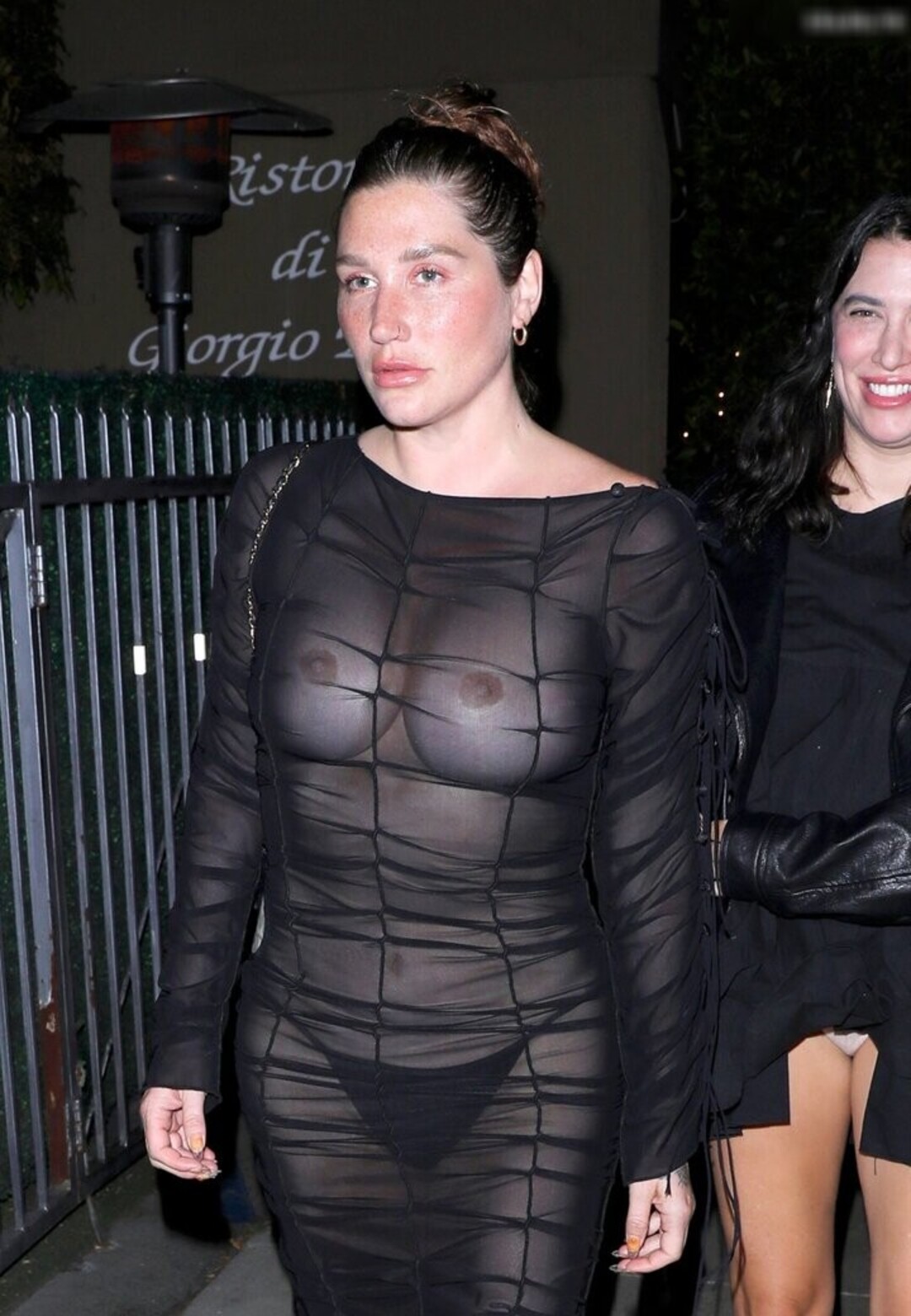 Naakte gelekte OnlyFans-foto van Oops International #1707