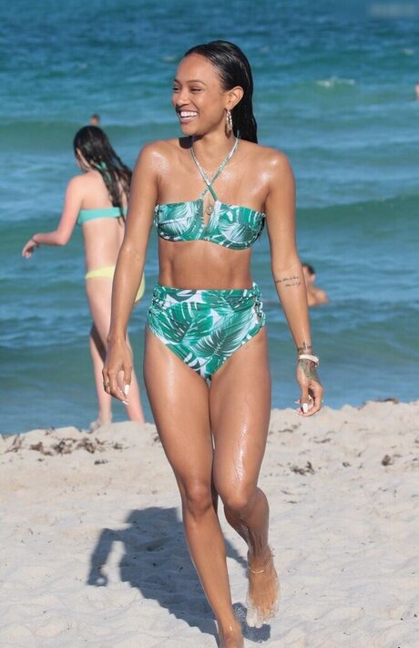 Naakte gelekte OnlyFans-foto van Karrueche Tran