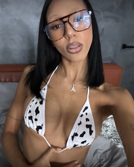 Naakte gelekte OnlyFans-foto van Aalishass Alishakone