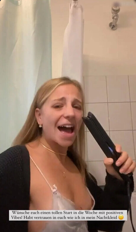 Naakte gelekte OnlyFans-foto van Alina Sophie Holst