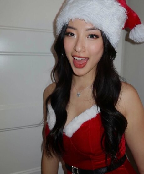 Naakte gelekte OnlyFans-foto van Winnie Chang