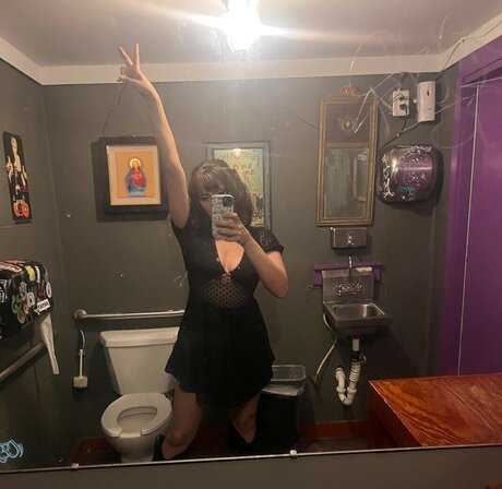 Naakte gelekte OnlyFans-foto van Felicia Thornsbury