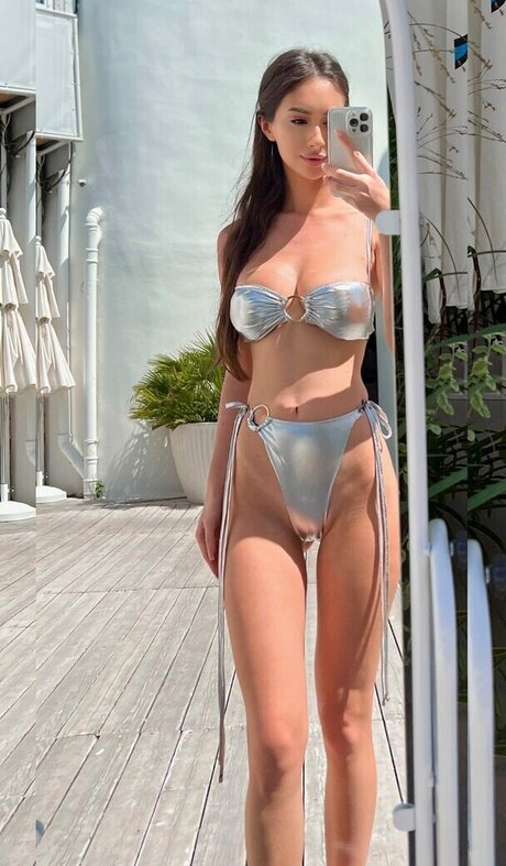 Naakte gelekte OnlyFans-foto van Irinavakarov