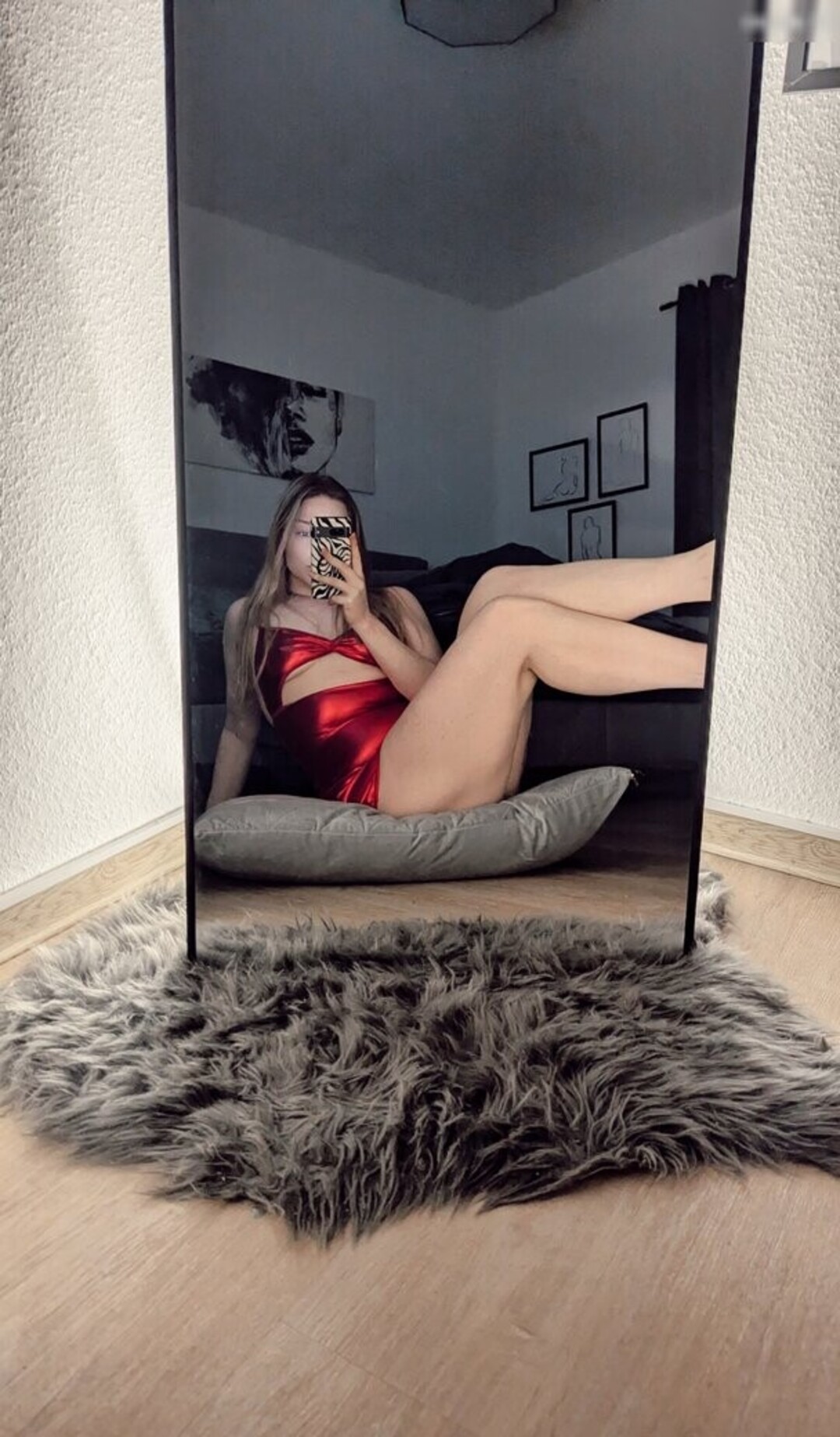 Naakte gelekte OnlyFans-foto van Neeviliciouz #1003