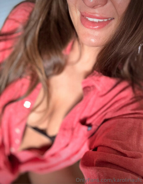 Naakte gelekte OnlyFans-foto van Karolina Kowalkiewicz