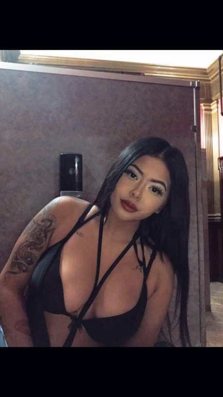 Naakte gelekte OnlyFans-foto van Lala