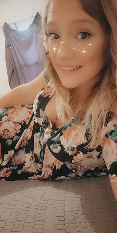 Naakte gelekte OnlyFans-foto van Lady Beautiful 18