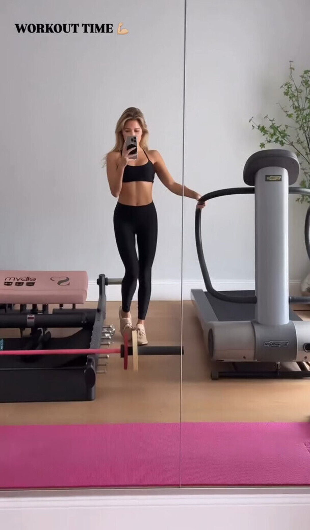 Naakte gelekte OnlyFans-foto van Sylvie Meis #1898