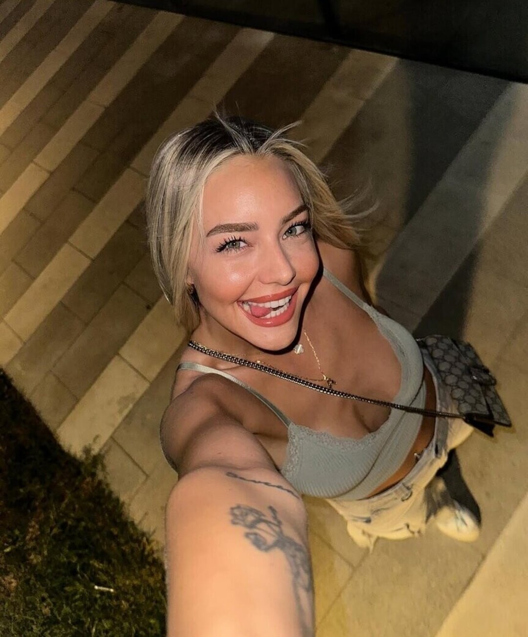 Naakte gelekte OnlyFans-foto van Prominent #1856